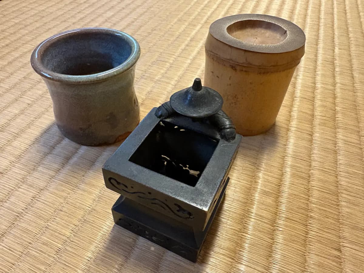 蓋置の種類（竹製・陶器製・金属製）
